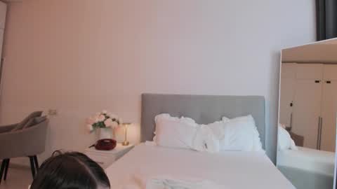 Effie Mur online show from 11-16-25, 05:57