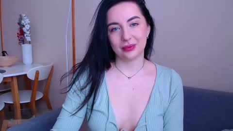 Effy online show from 12-26-24, 09:11