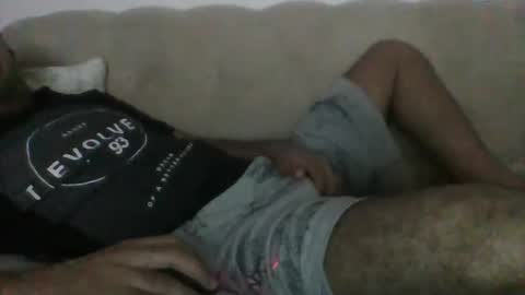 Snapshot of egyman2022 chatting on 10-20-25, 06:52 Im momo 35 Egyptian at Dubai online show from 10-20-25, 06:52