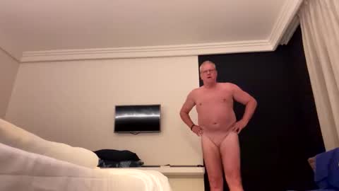 Snapshot of eichelhorn chatting on 11-13-25, 01:26 eichelhorn online show from 11-13-25, 01:26