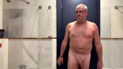 Snapshot of eichelhorn chatting on 11-15-25, 10:56 eichelhorn online show from 11-15-25, 10:56