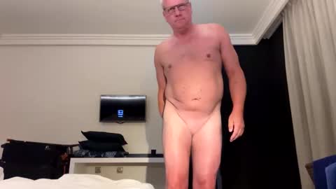 Snapshot of eichelhorn chatting on 11-20-25, 01:39 eichelhorn online show from 11-20-25, 01:39