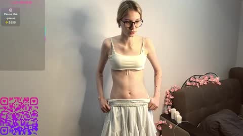 Snapshot of eileencrowday chatting on 04-28-26, 03:00 eileencrowday online show from 04-28-26, 03:00