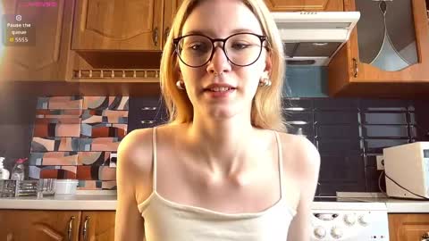 Snapshot of eileencrowday chatting on 05-04-26, 03:02 eileencrowday online show from 05-04-26, 03:02