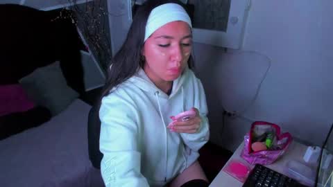 EILIN PINK online show from 03-31-26, 12:05