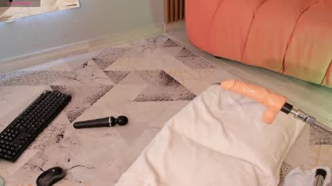 Eilin online show from 12-31-24, 03:53