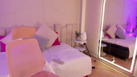 Snapshot of eimmy_bm chatting on 12-14-25, 01:27 eimmy_bm online show from 12-14-25, 01:27