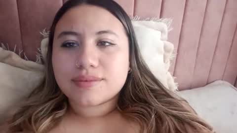 EIMY   MODEL INDEPENDENT online show from 05-25-26, 03:51