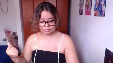 eimy_saenzz online show from 11-19-25, 03:34