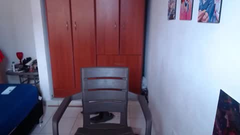 eimy_saenzz online show from 11-28-25, 02:31