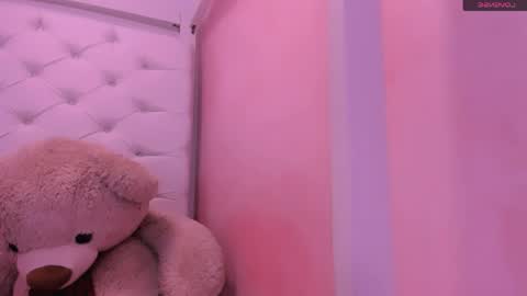 eimy online show from 04-25-26, 01:41