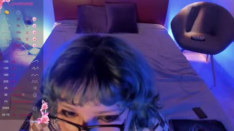 eimy online show from 12-17-25, 07:09