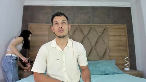 YG COUPLE online show from 01-17-26, 08:01