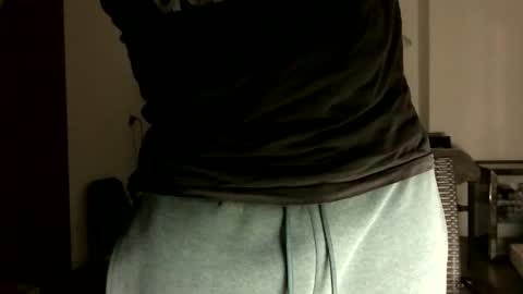 Snapshot of einhoernchen438 chatting on 09-17-25, 01:07 einhoernchen438 online show from 09-17-25, 01:07