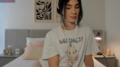 Einyel  online show from 07-30-26, 08:52