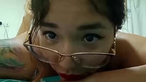 Snapshot of eireneninon chatting on 12-15-24, 02:19 Eirene online show from 12-15-24, 02:19