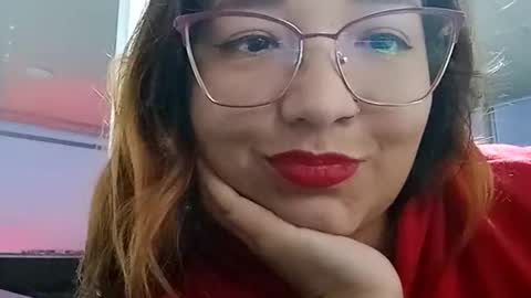 Snapshot of eireneninon chatting on 12-19-24, 11:03 Eirene online show from 12-19-24, 11:03