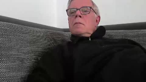 Snapshot of eisbaer1957 chatting on 01-12-25, 02:30 eisbaer1957 online show from 01-12-25, 02:30