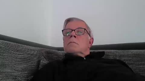Snapshot of eisbaer1957 chatting on 01-26-25, 02:52 eisbaer1957 online show from 01-26-25, 02:52