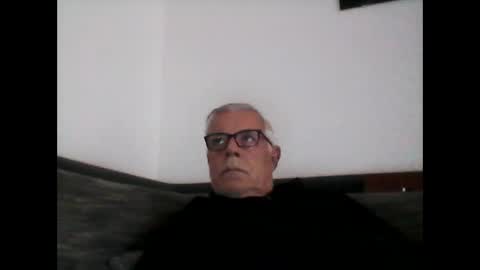 Snapshot of eisbaer1957 chatting on 11-16-25, 01:17 eisbaer1957 online show from 11-16-25, 01:17