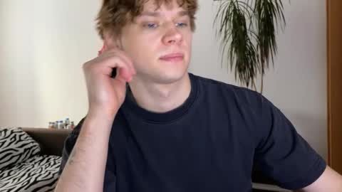 Eitan online show from 02-25-25, 12:24