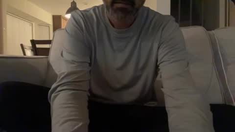 Snapshot of ejameshhh chatting on 10-18-25, 03:53 ejameshhh online show from 10-18-25, 03:53