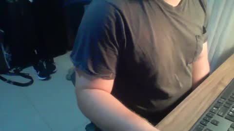 Juan Pablo M online show from 12-31-24, 01:47