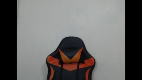 Instagram BelowAbajo online show from 06-13-26, 03:26