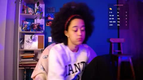 Ela  Help me reach 100 thumbs up online show from 12-01-25, 03:00