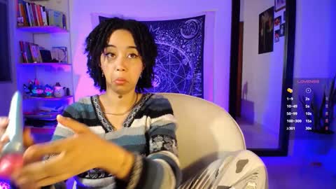 Ela  Help me reach 100 thumbs up online show from 03-25-26, 08:31