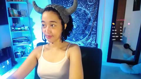 Ela  Help me reach 100 thumbs up online show from 04-27-26, 06:00