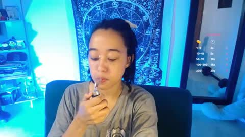 Ela  Help me reach 100 thumbs up online show from 04-28-26, 07:24