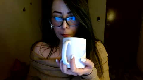 Snapshot of ela_3611 chatting on 07-31-26, 02:44 ela_3611 online show from 07-31-26, 02:44