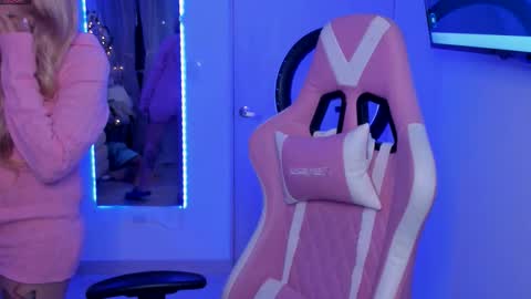 Snapshot of ela_garu_ chatting on 11-09-25, 06:55 Ela online show from 11-09-25, 06:55