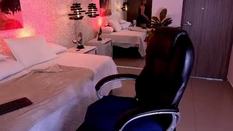 Snapshot of ela_ps chatting on 07-25-26, 12:03 LOREIN online show from 07-25-26, 12:03