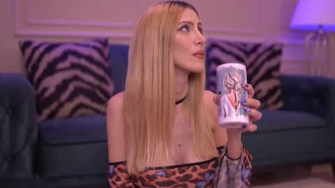 Ella online show from 03-27-26, 05:35