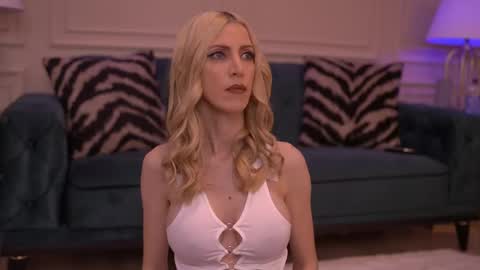 Ella online show from 04-25-26, 06:27