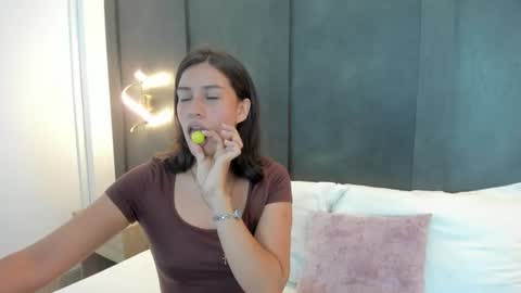 E L A I A online show from 08-06-26, 07:27