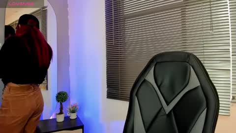 Elaia online show from 02-17-25, 01:10