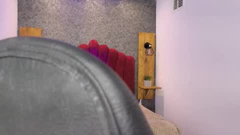 Elaia online show from 11-26-25, 03:07