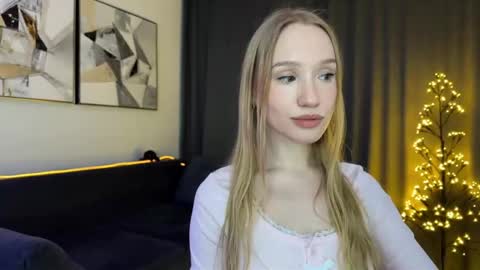 Elaine Lark online show from 02-07-26, 09:40