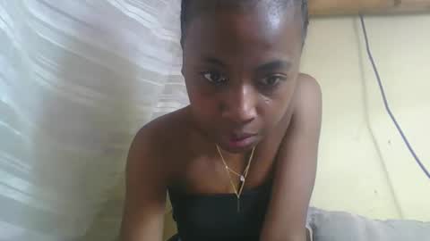 Snapshot of elalia1234 chatting on 09-20-25, 04:02 elalia1234 online show from 09-20-25, 04:02