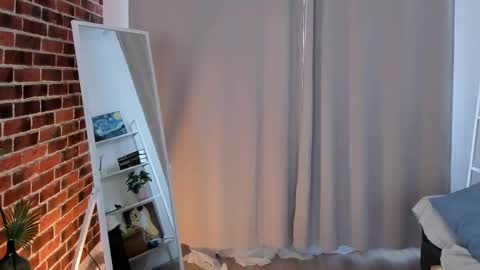 Snapshot of elannand chatting on 02-15-25, 09:27 ELA 3 online show from 02-15-25, 09:27