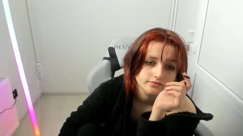 Snapshot of elara_muse chatting on 04-30-26, 09:26 Evie online show from 04-30-26, 09:26