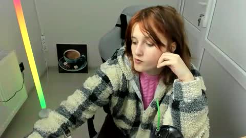 Snapshot of elara_muse chatting on 05-14-26, 10:33 Evie online show from 05-14-26, 10:33