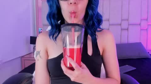 Ela online show from 04-08-26, 12:16