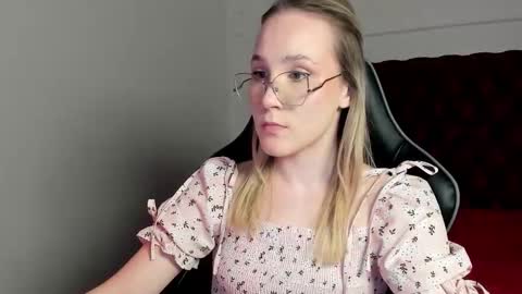 elaravoltage online show from 03-17-26, 11:13