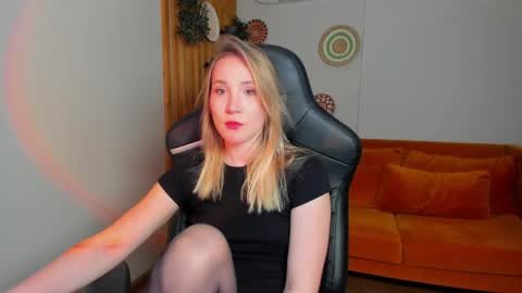 elaravoltage online show from 04-05-26, 05:04