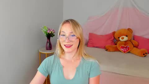 elaravoltage online show from 07-11-26, 05:04