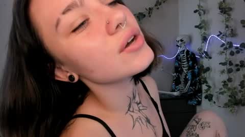 Snapshot of elastikiss chatting on 06-25-26, 06:40 elastikiss online show from 06-25-26, 06:40